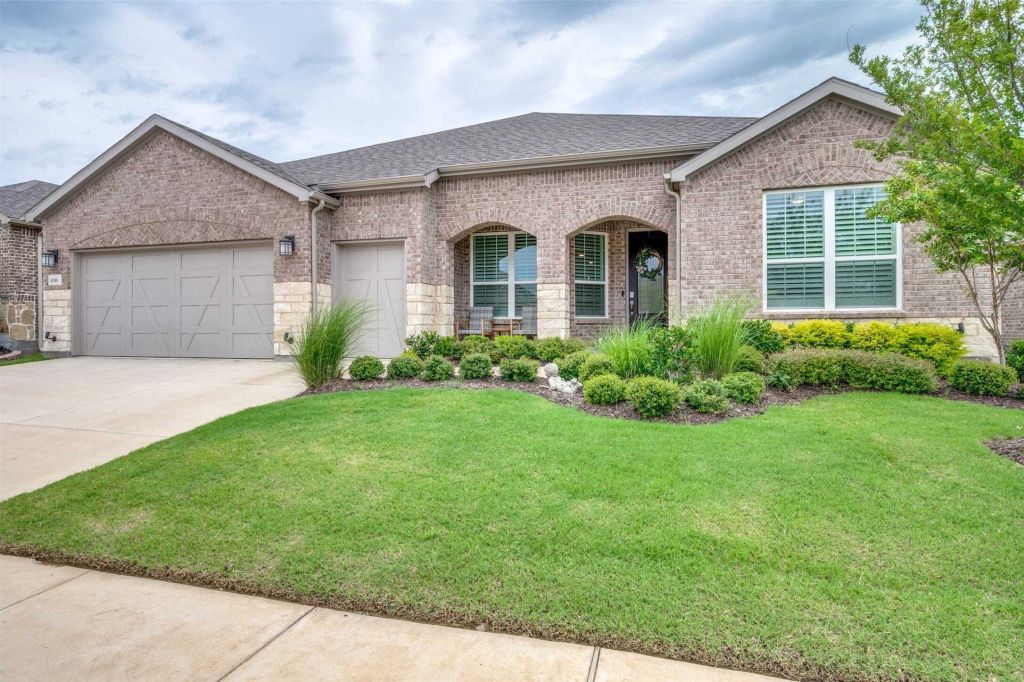 Property photo 1 of 30
