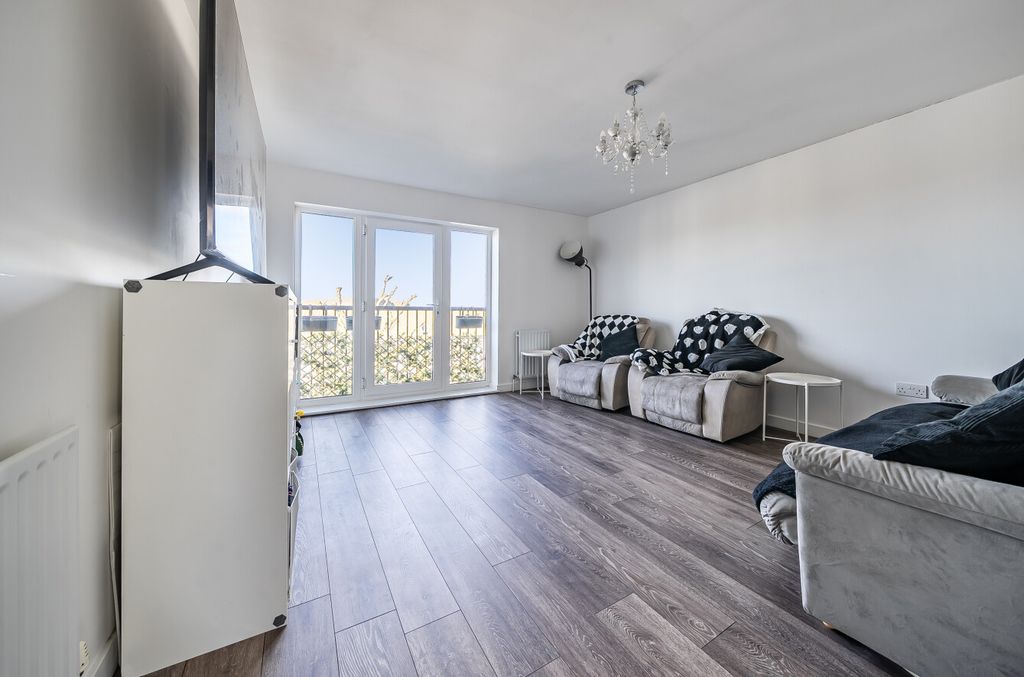 Property photo 3 of 8