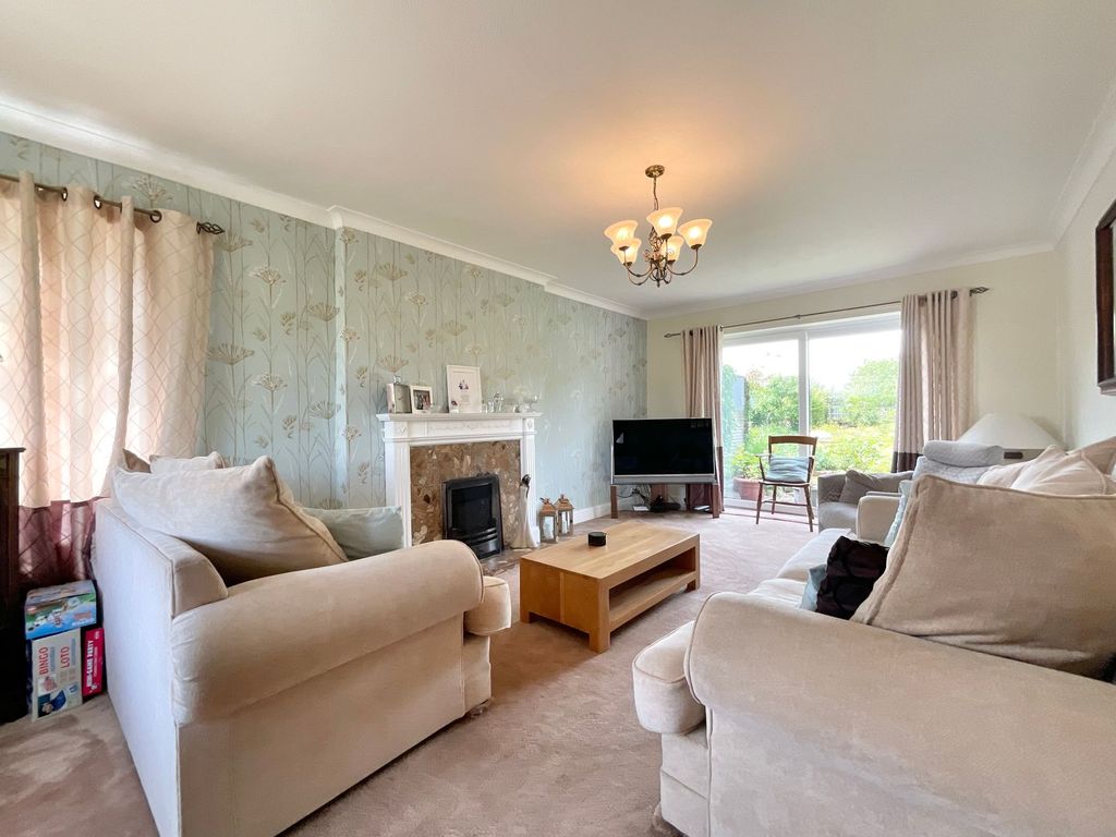 Property photo 2 of 33