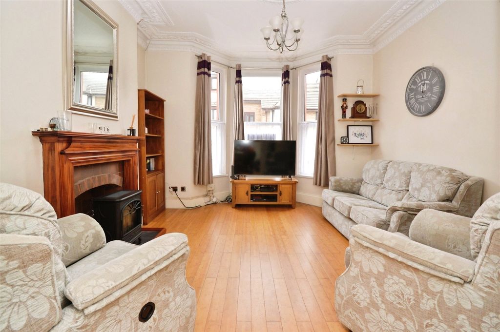 Property photo 3 of 19 Picture No. 12