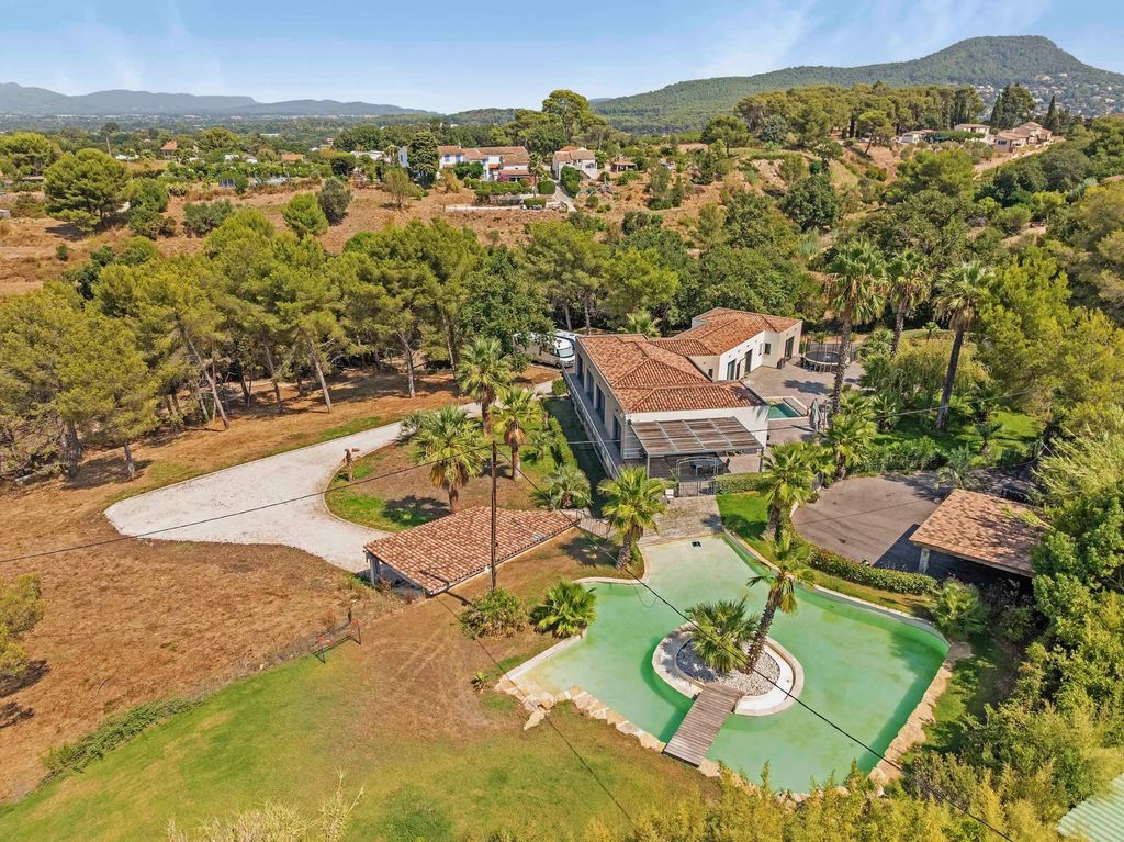 Property photo 2 of 20