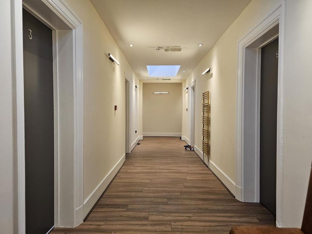 Property photo 1 of 5 Hallway