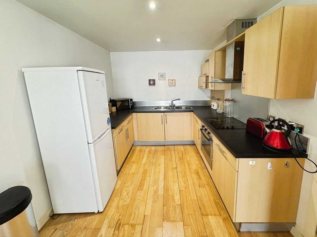 Property photo 2 of 4 Picture No. 12