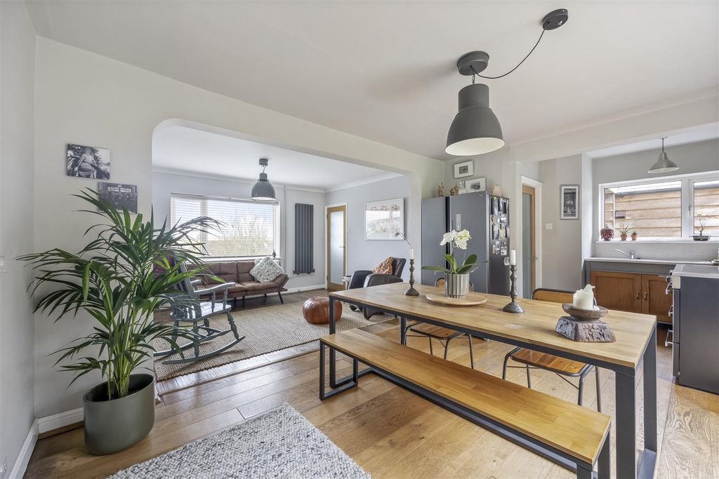 Property photo 2 of 16 Kitchen/Dining Room