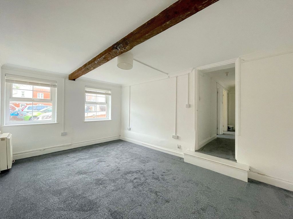Property photo 2 of 14 Living Room (1)