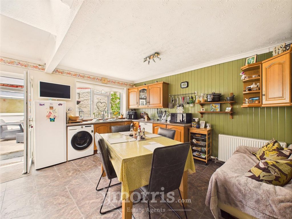 Property photo 2 of 20 Cam02122G0-Pr0349-Still005.Jpg