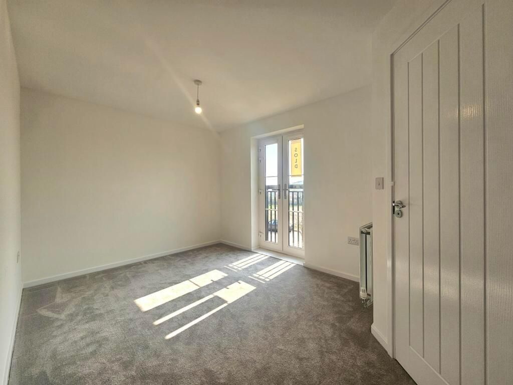 Property photo 3 of 7 Bed 1.Jpg