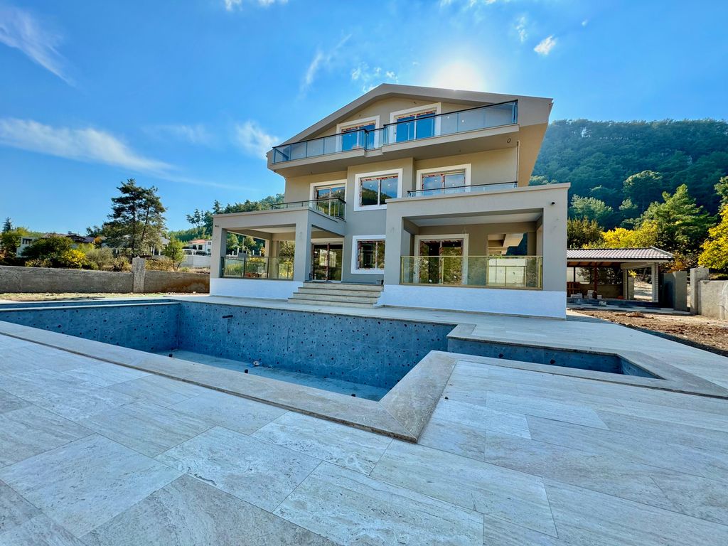 Property photo 1 of 19 Modern Fethiye Villa For Sale In Uzumlu – Main View Of The Villa &amp; Pool