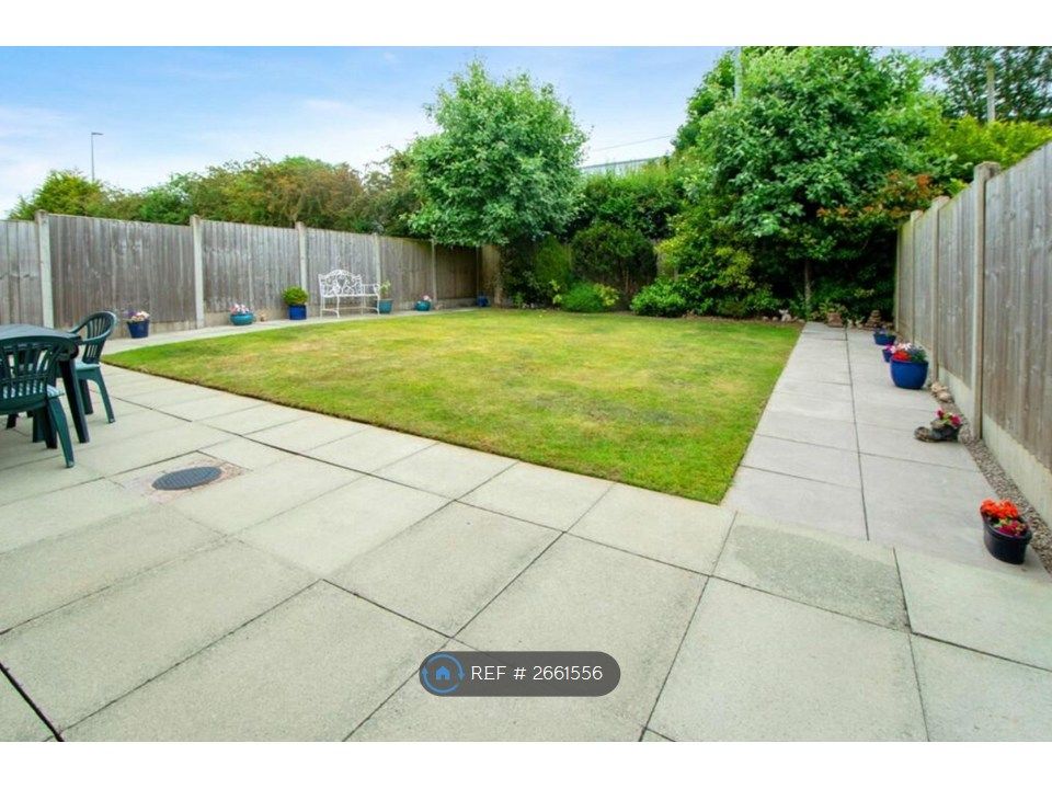 Property photo 2 of 13 Garden