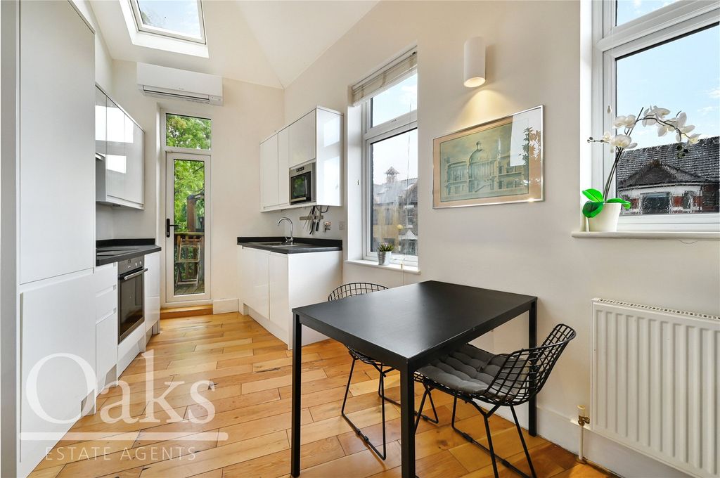 Property photo 3 of 9 Picture No. 08