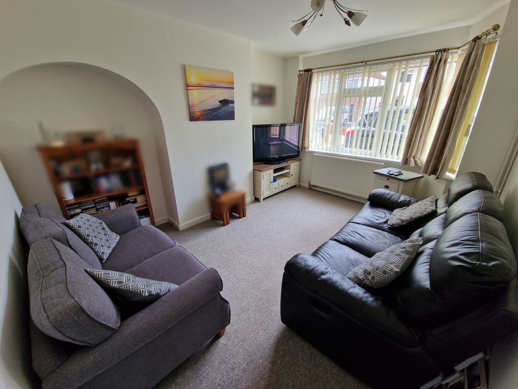 Property photo 2 of 18 Sitting Room