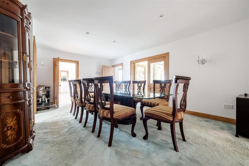Property photo 3 of 20 Dining Room.Jpg