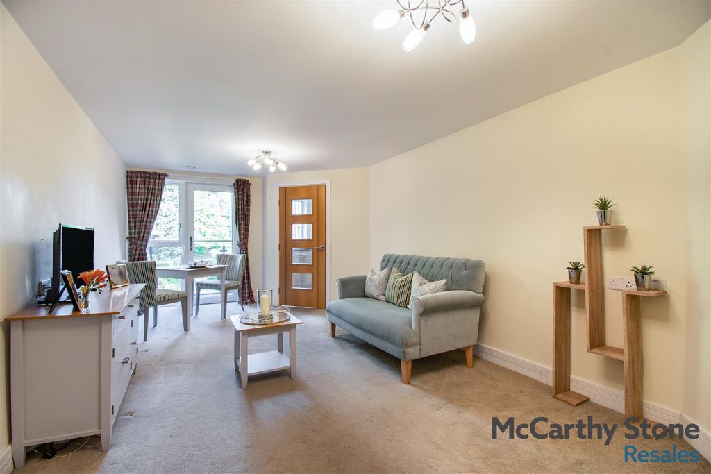 Property photo 2 of 30 8690777-Interior14.Jpg