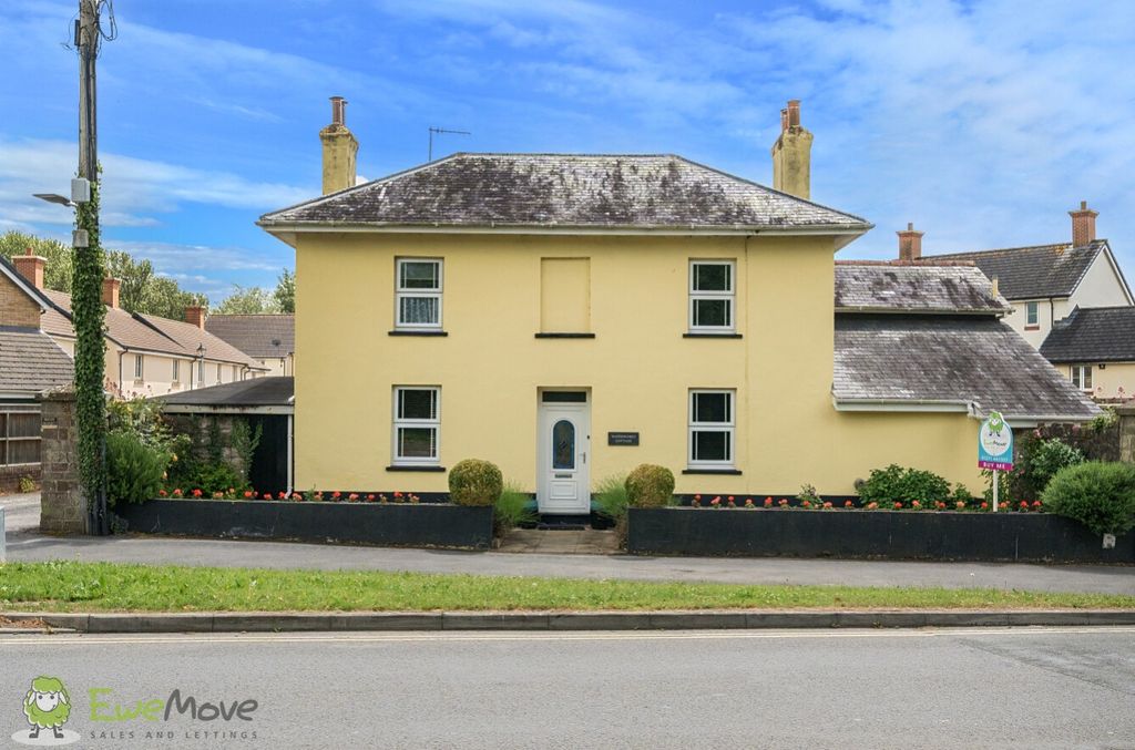 Property photo 1 of 17 A85855Eb-4E38-48A7-98d6-8A0451Eefcb8