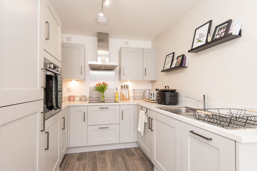 Property photo 2 of 16