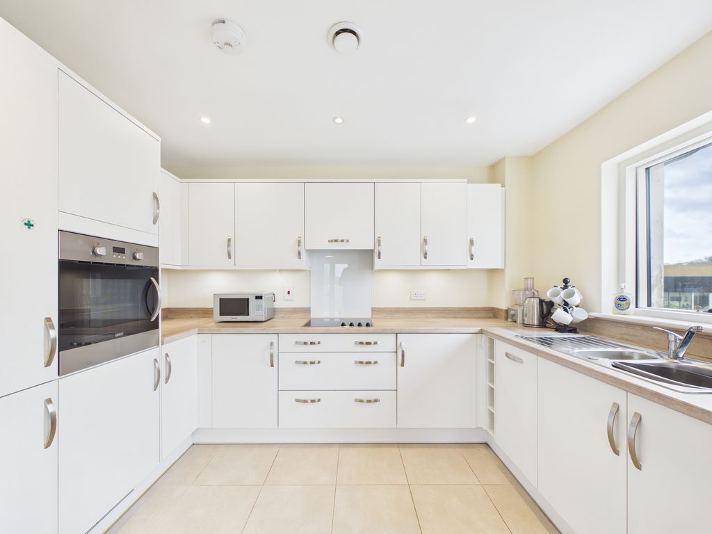 Property photo 3 of 20 Cam04018G0-Pr0438-Still016