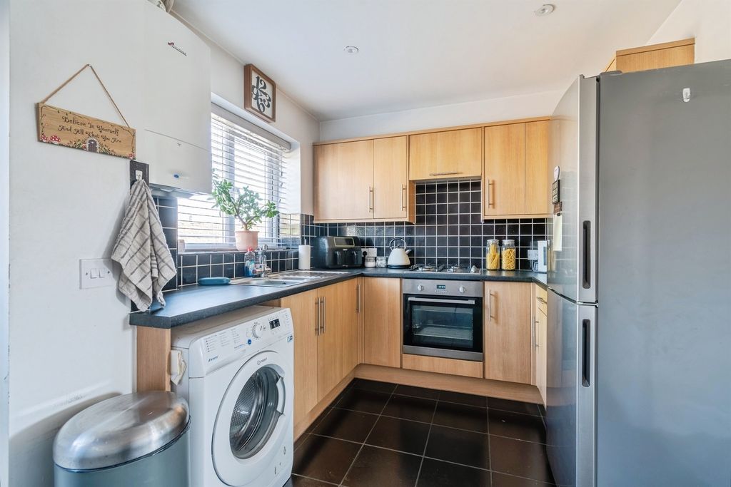 Property photo 2 of 20