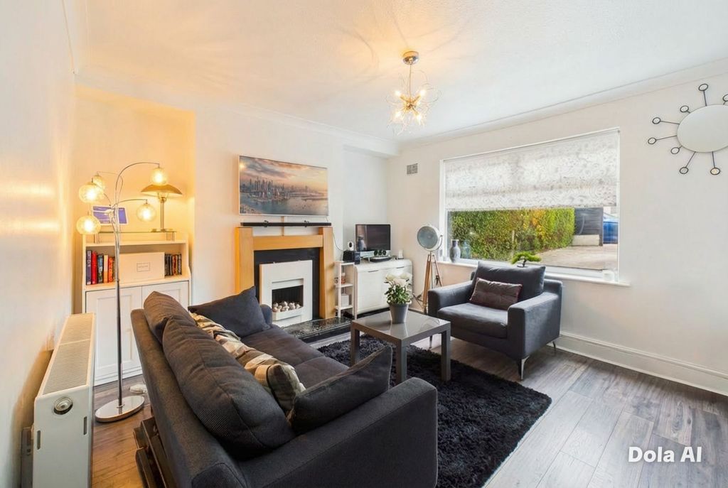 Property photo 2 of 9 Lounge