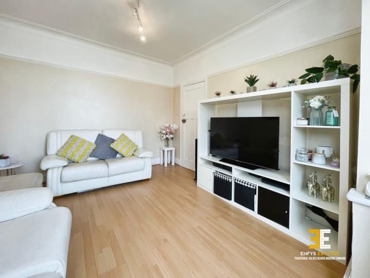 Property photo 2 of 24