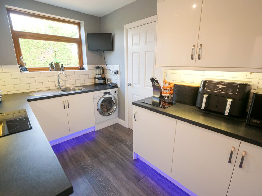 Property photo 2 of 13 Kitchen