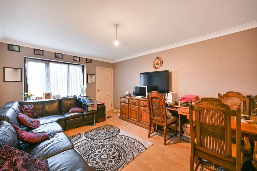 Property photo 3 of 9