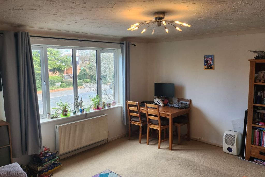 Property photo 3 of 8