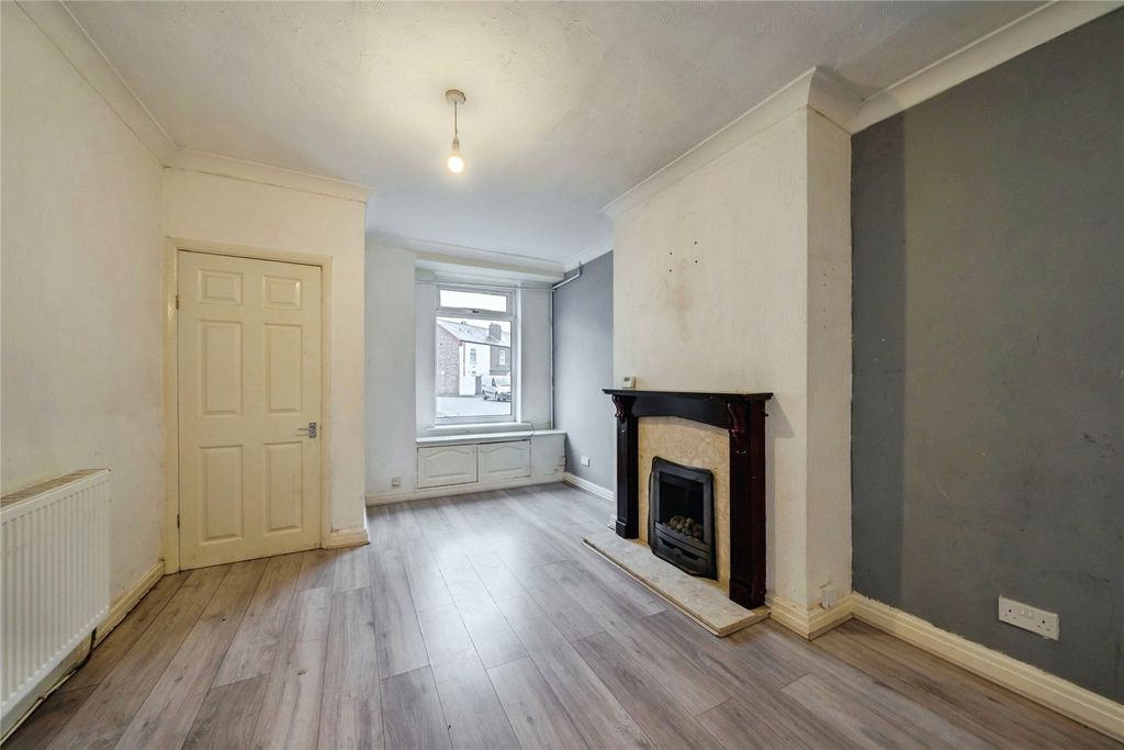 Property photo 2 of 14 Living Room