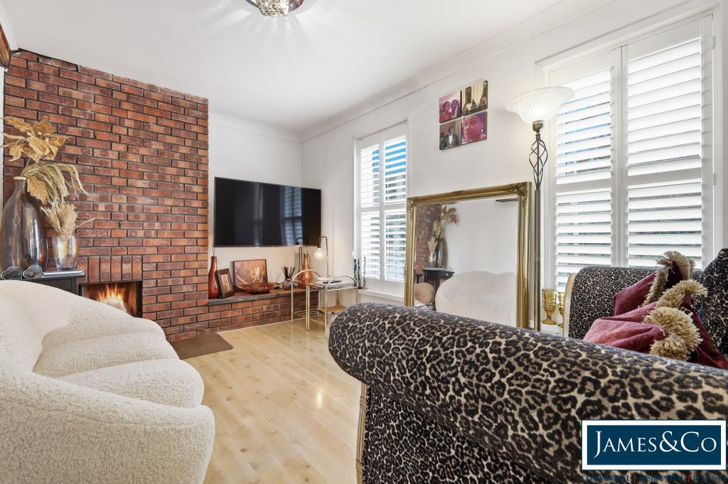 Property photo 3 of 16 59Stortfordroadd