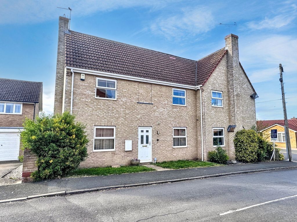 Property photo 1 of 27