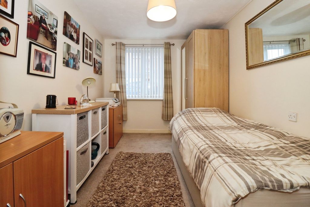 Property photo 3 of 17 Photo