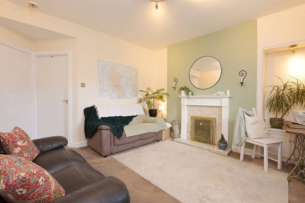 Property photo 3 of 32