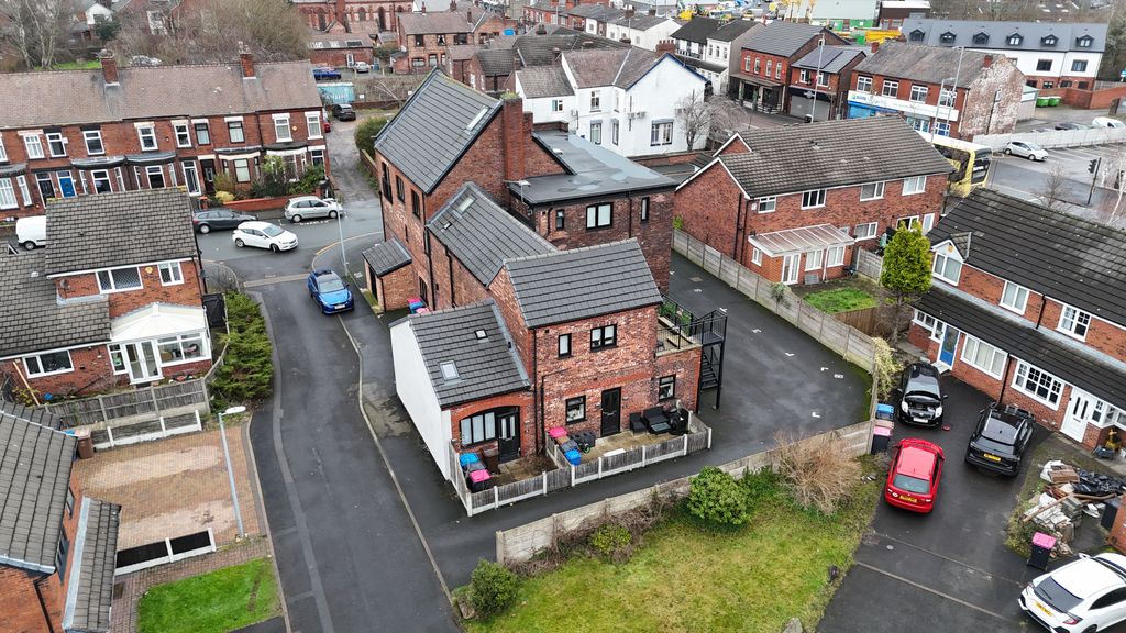 Property photo 2 of 11 Dji_20260115142624_0023_D