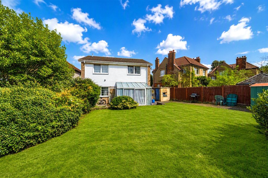 Property photo 1 of 16 Picture No. 23