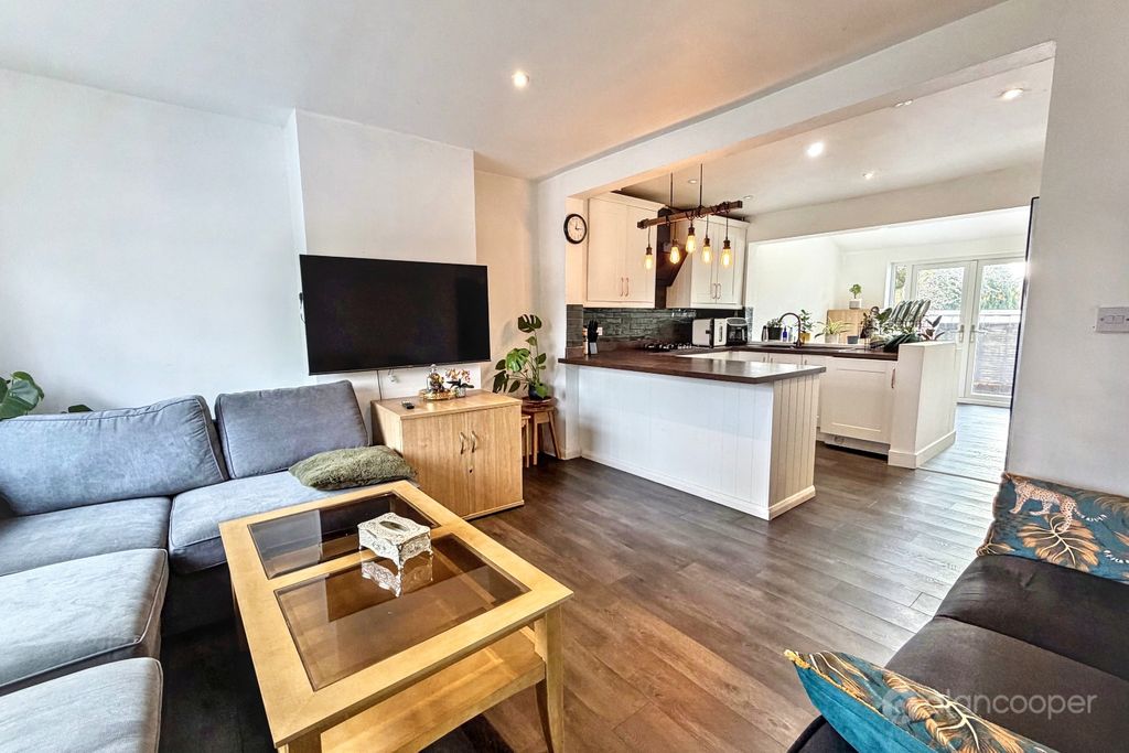 Property photo 2 of 23 4523992