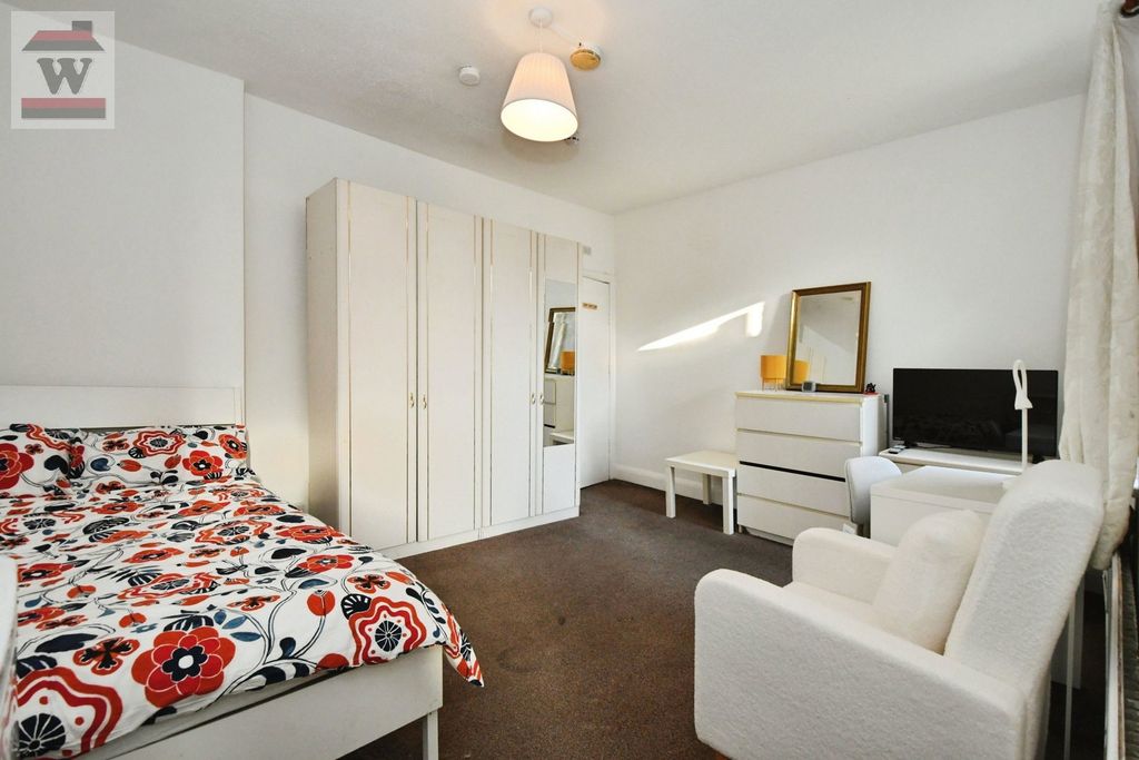 Property photo 1 of 4