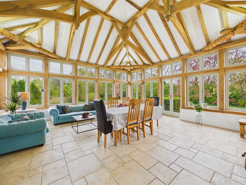 Property photo 3 of 32 Green Oak Garden Room/Orangerie