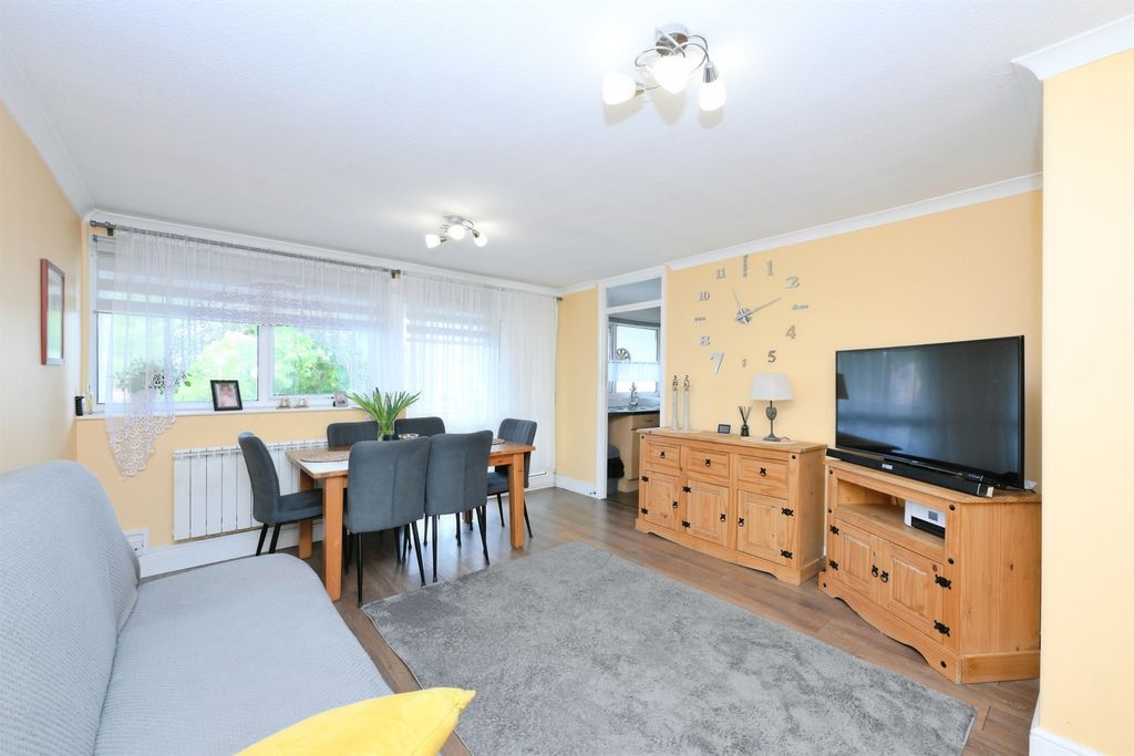 Property photo 3 of 14