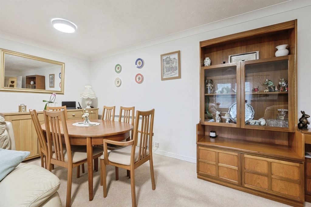 Property photo 3 of 13