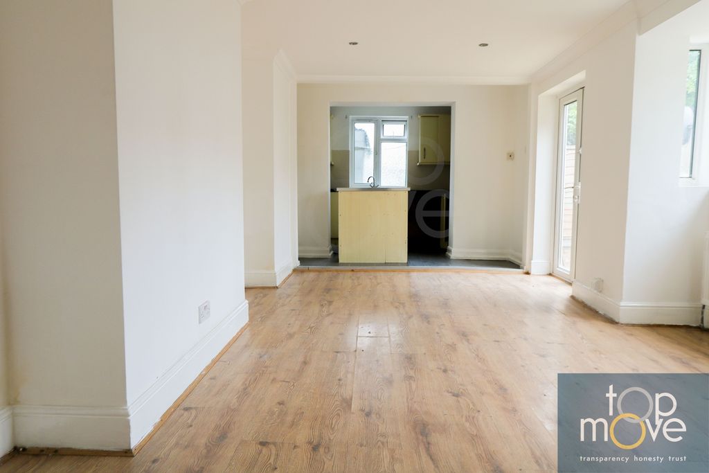 Property photo 2 of 8 Photo 1