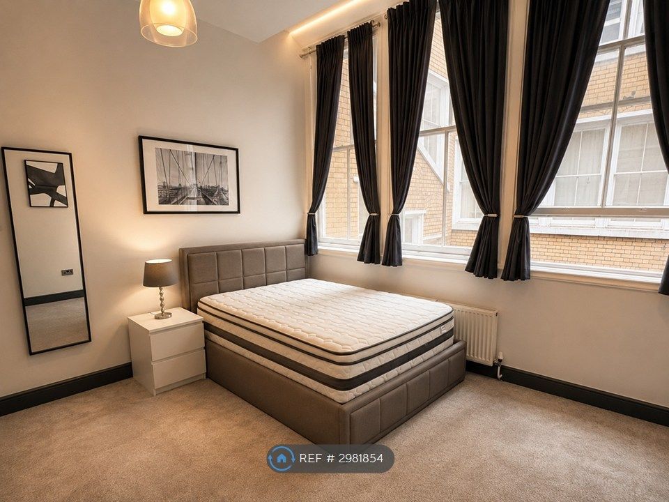 Property photo 3 of 12 Master Bedroom
