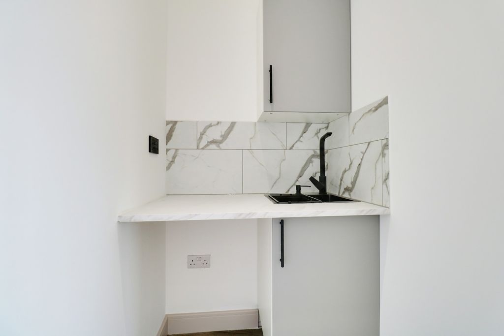 Property photo 3 of 8 5104862