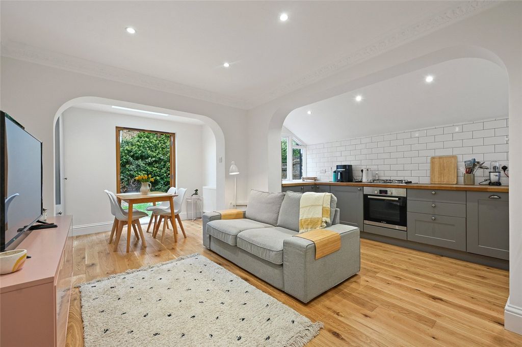 Property photo 2 of 9 Picture No. 22