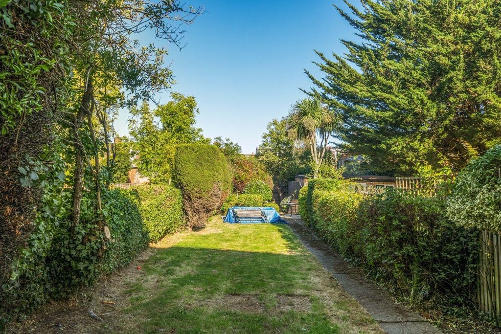 Property photo 3 of 22 Picture No. 15