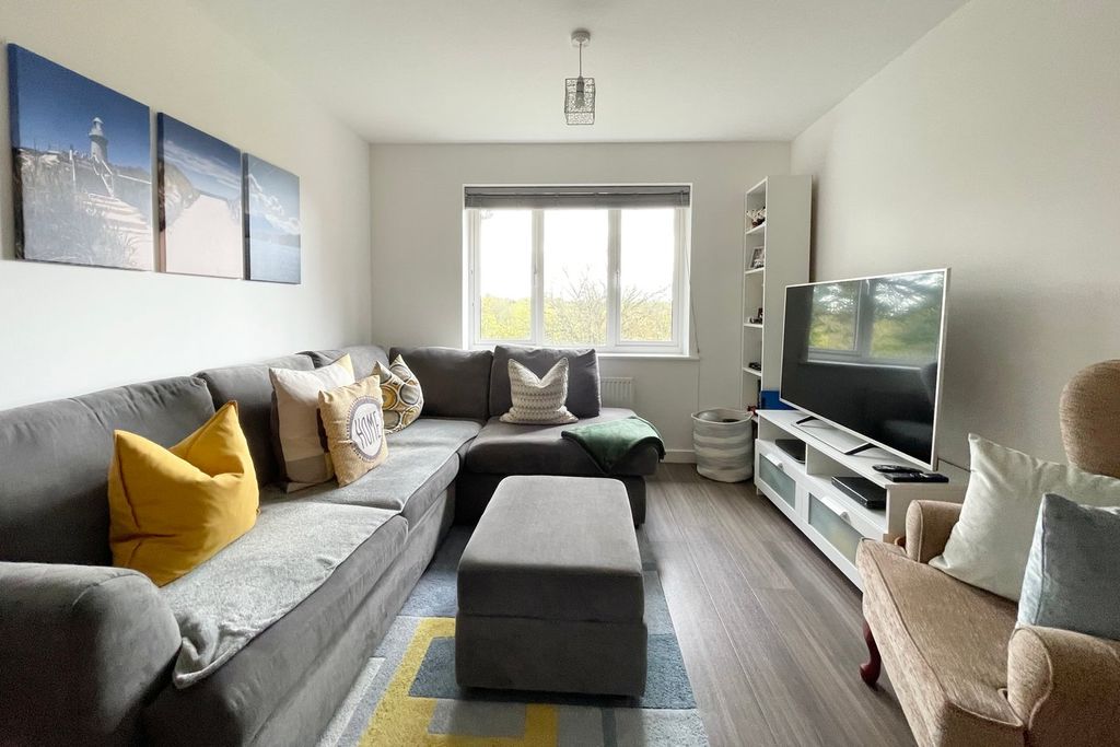 Property photo 3 of 12