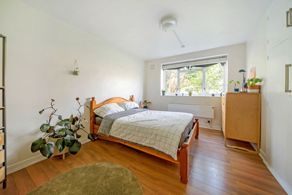 Property photo 3 of 8 978992 (4)c