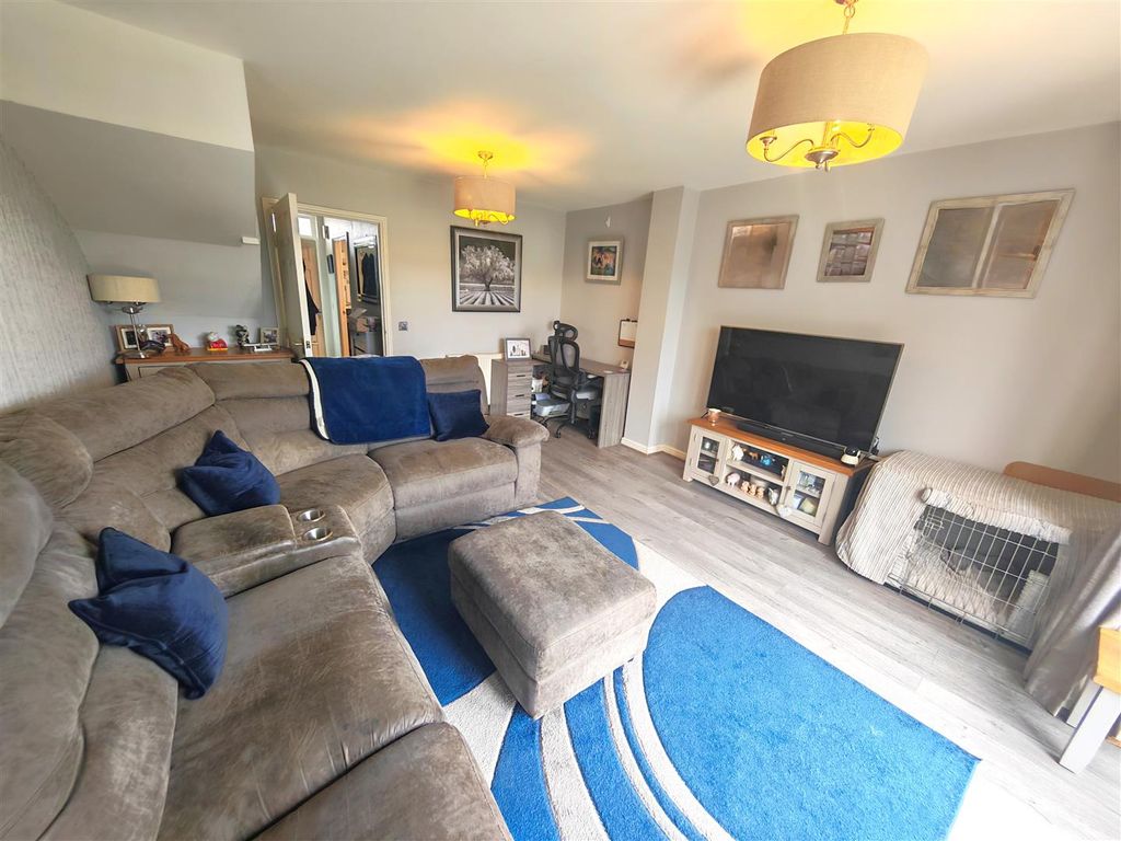 Property photo 2 of 20 Living Room 1.Jpg