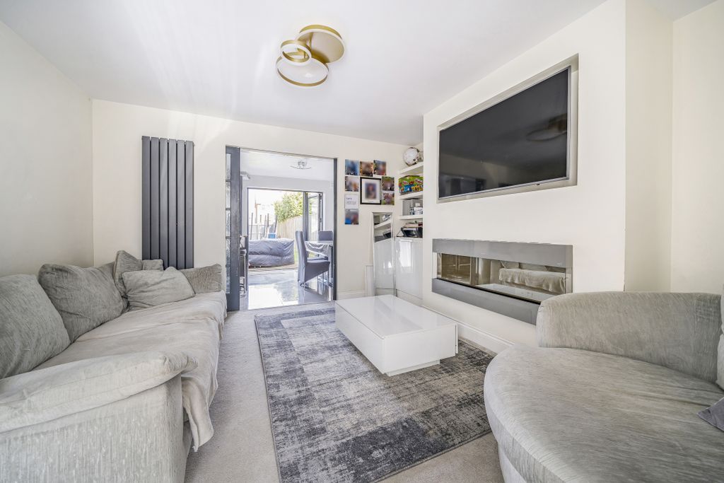 Property photo 3 of 19 12676542