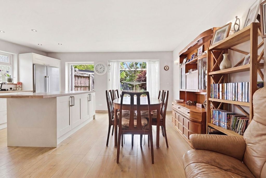Property photo 2 of 19 Open Plan