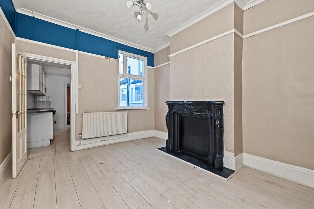 Property photo 3 of 9