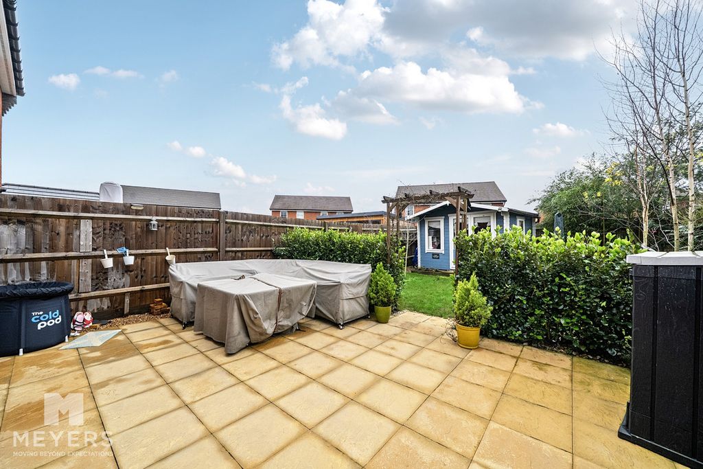 Property photo 2 of 17